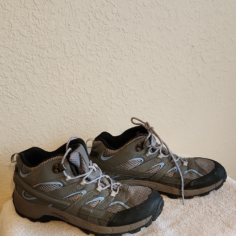 Merrell Women's Gray, Blue, and Black Trail Boots